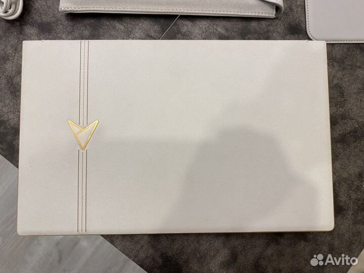 Asus Zenbook 13 UX334 (30 Years Edition)