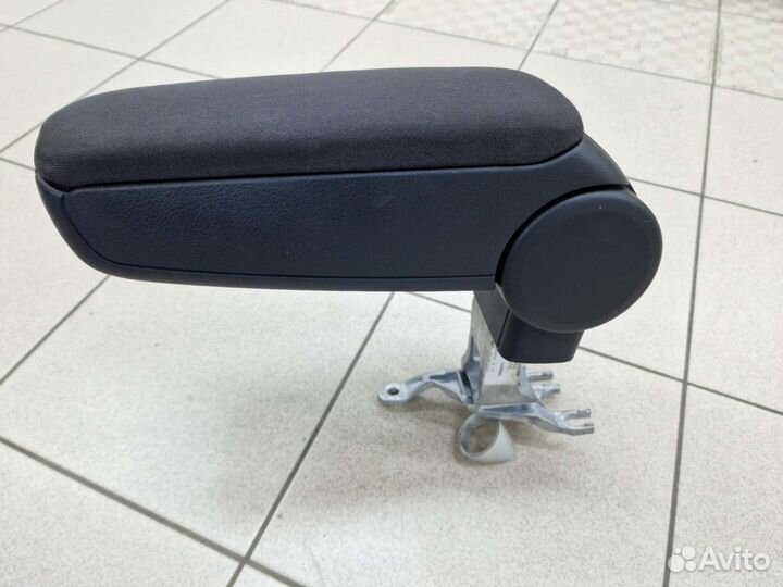 Подлокотник тёмный текстиль Audi A4 B6, Audi A4 B7