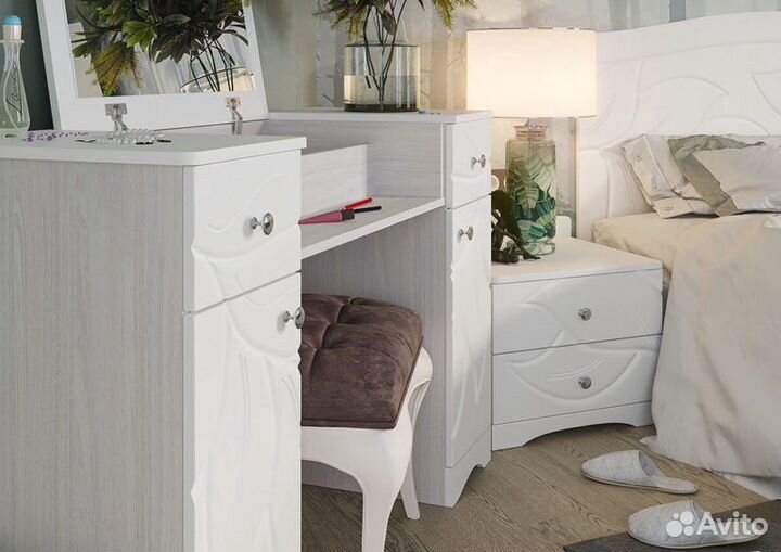 Тумба прикроватная