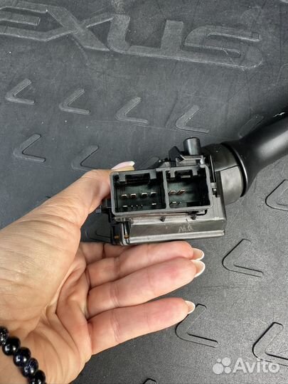 Переключатель дворников Lexus CT200h