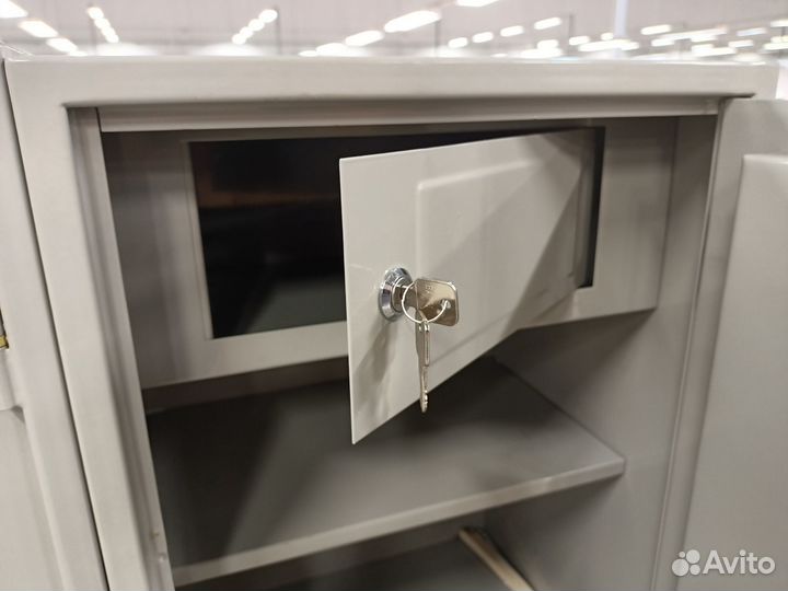 Шкафы меаллические Б.У. Этот товар в Екатеинб