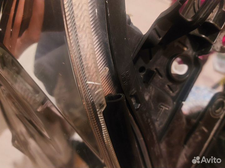 Фара правая Toyota Rav 4