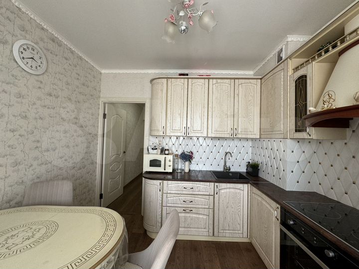 2-к. квартира, 60 м², 5/18 эт.