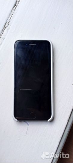 iPhone 8, 64 ГБ