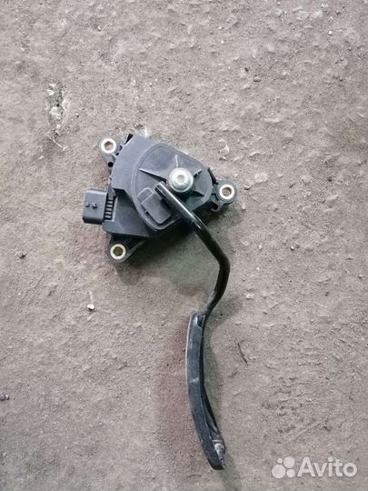 Педаль газа renault megane 2