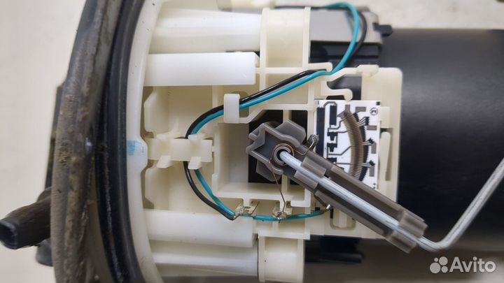 Насос топливный электрический Toyota Avensis 1, 2002