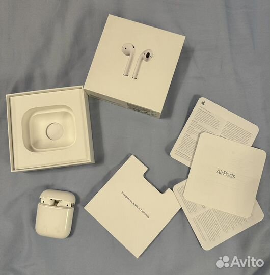 Беспроводные наушники apple airpods