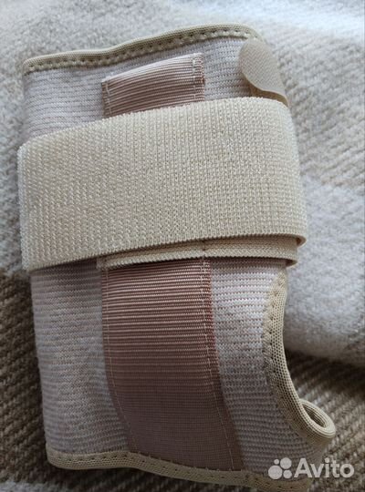 Бандаж на кисть руки