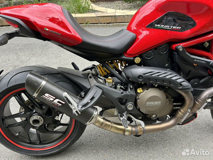 Ducati Monster 1200