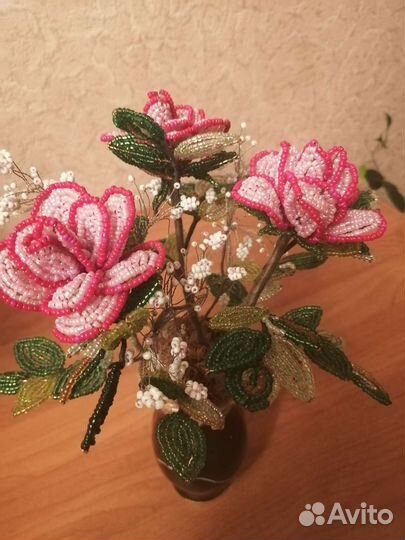 Цветы из бисера ручной работы