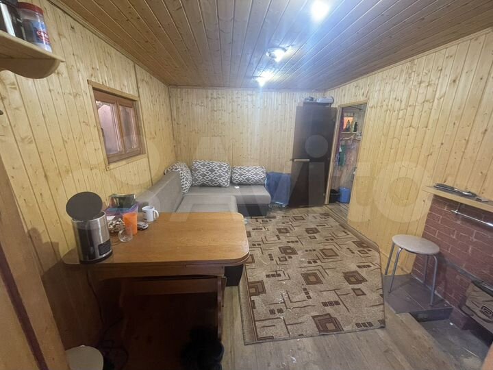 Дача 20 м² на участке 6 сот.