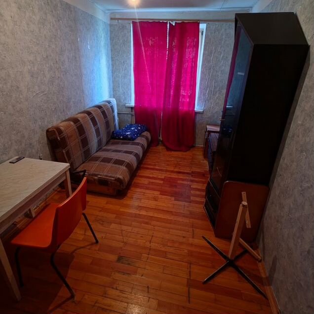Комната в 3-к., 1/5 эт.