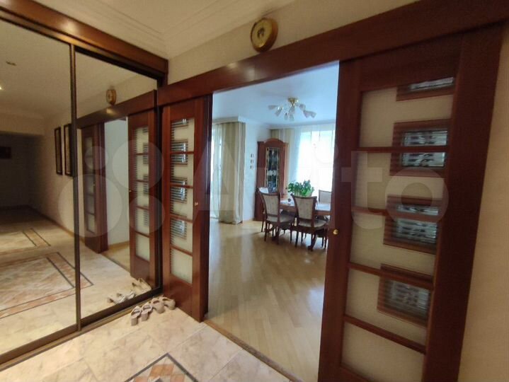 4-к. квартира, 123,4 м², 3/9 эт.