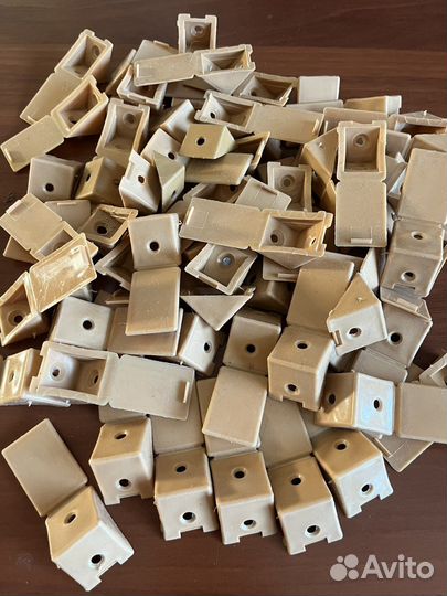 Угол мебельный пластиковый