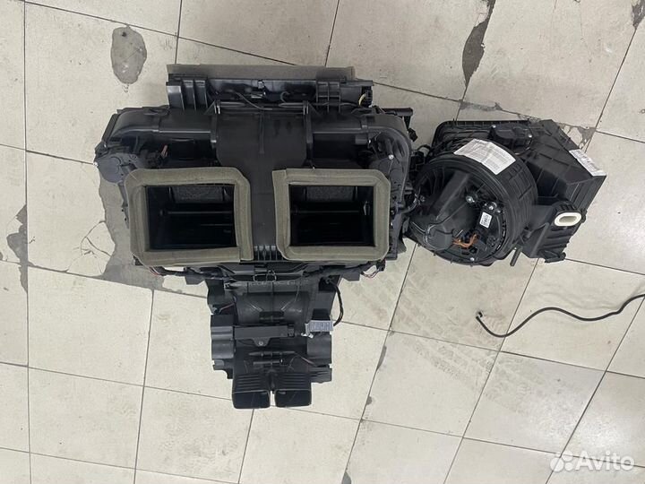 Корпус распределителя кондиционера BMW X6 M F86