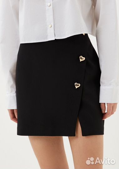 Черная мини-юбка