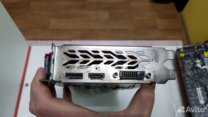 Видеокарта MSI на 4 Gb для компьютера