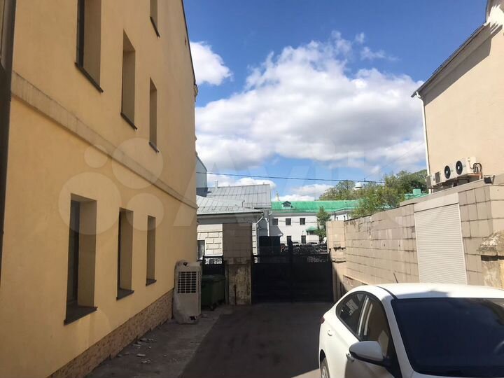 Здание, 385.1 м²