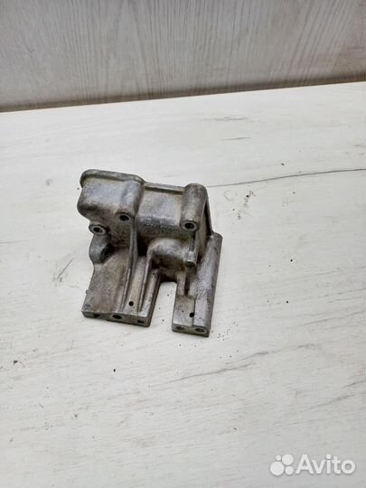 Кронштейн катушки зажигания Peugeot Citroen