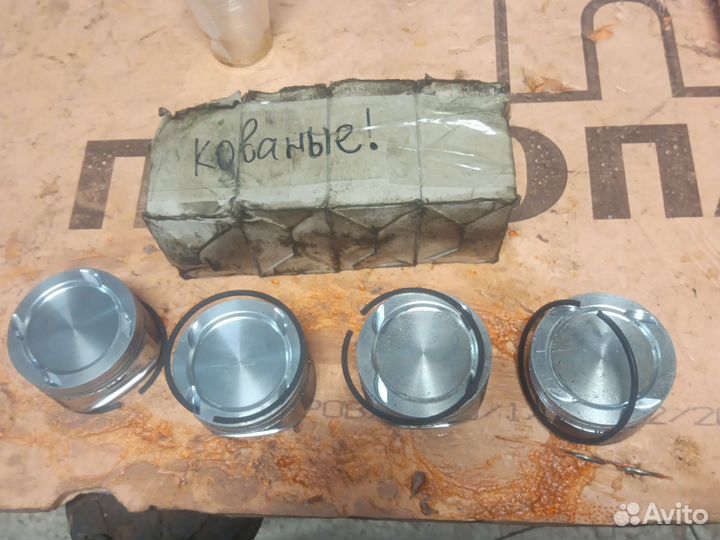 Поршень