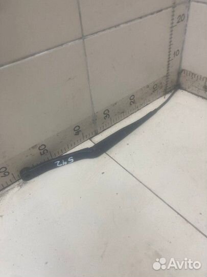 Поводок стеклоочистителя задний Mazda Tribute