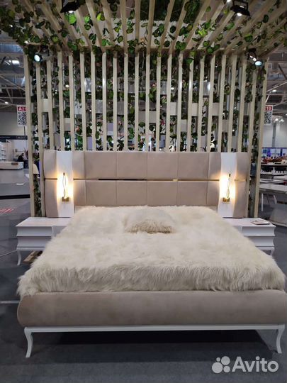 Спальный гарнитур