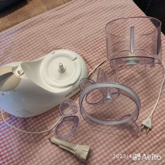 Кухонный комбайн 