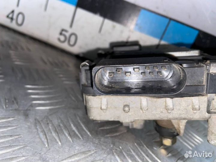 Б/У Моторчик стеклоочистителя левый#001