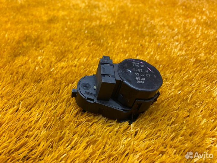 Привод заслонки отопителя левый Bmw 5-Series E60