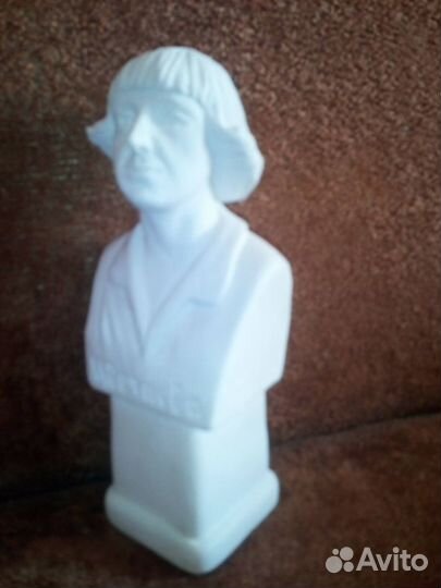 Бюсты: Бродского, Ахматовой, Цветаевой, Бунина