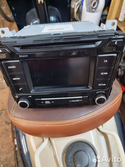 Штатная автомагнитола заднего вида на hyundai kia