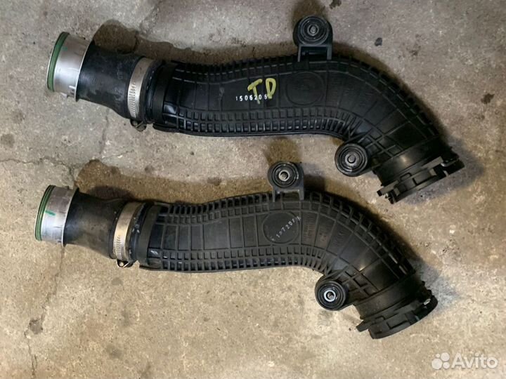 Патрубок интеркулера tiguan 1 ccz 1k0145840r