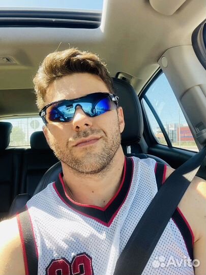 Спортивные солнцезащитные очки с синими линзами