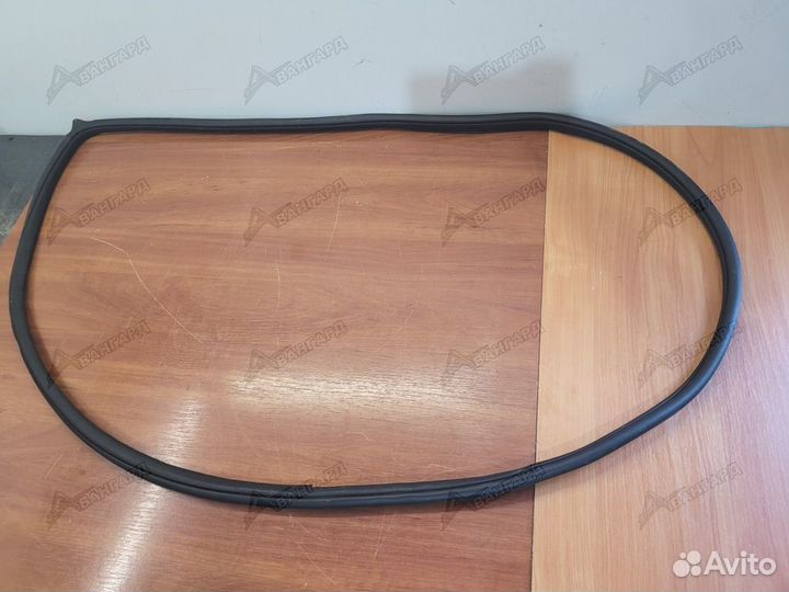 Уплотнит проем двери зад левый Nissan Tiida 04-14