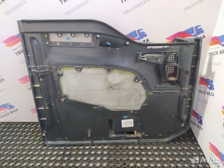 Обшивка двери правая Man TGA