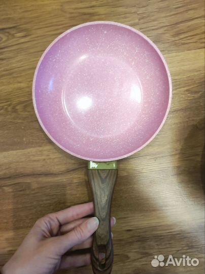 Сковорода Bekker