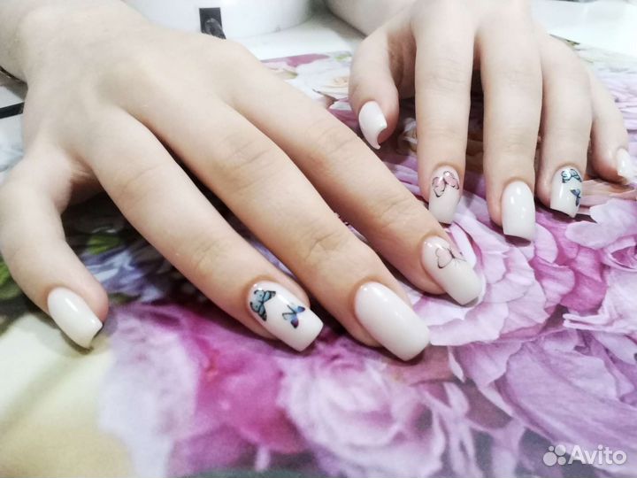 Мастер маникюра в отдельной Студии