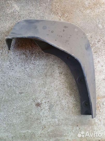 Брызговик Nissan