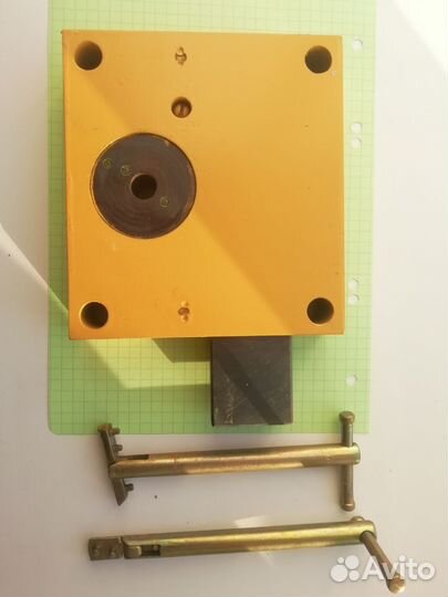 Замок гаражный