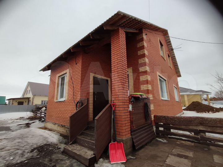 Дом 200 м² на участке 7 сот.