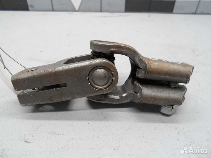 Рулевой карданчик Pontiac Vibe 1