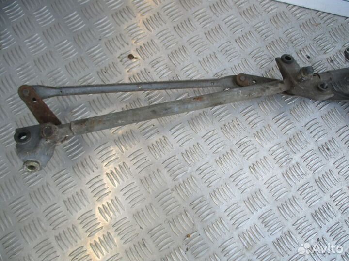 Трапеция стеклоочистителей Крайслер Вояджер