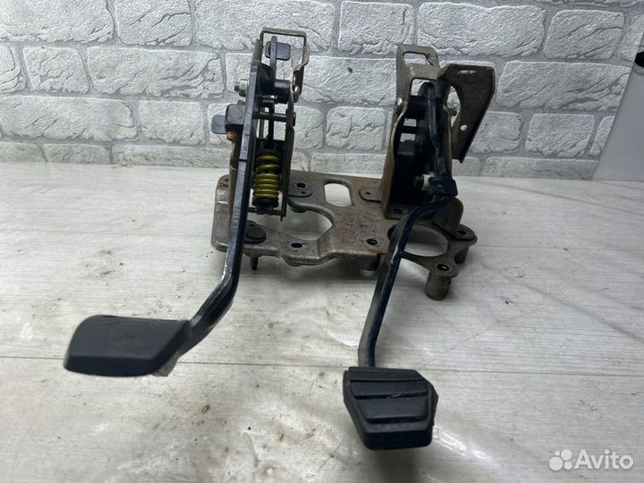 Педальный узел Ford Transit 8