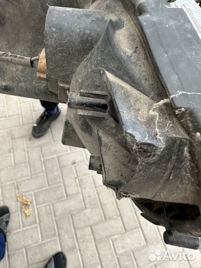 Фара лансер 10