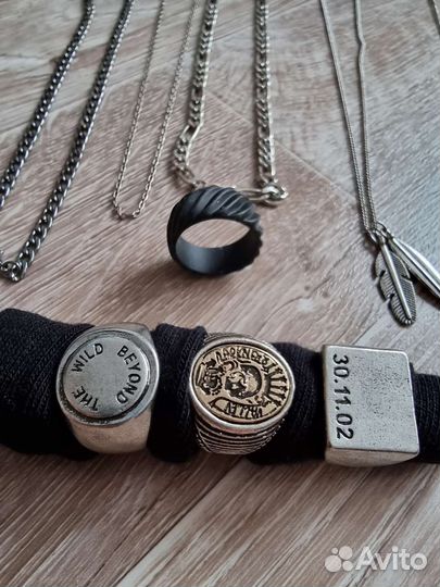 Очки, часы, браслеты Bershka