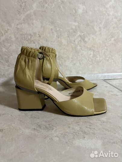 Босоножки женские 35 размер