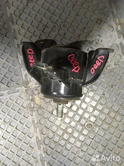 Опора двигателя правая (Kia Ceed)