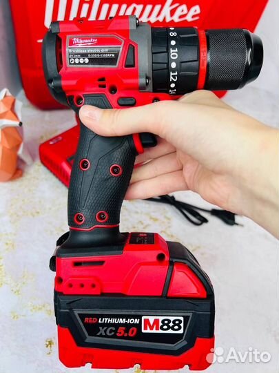 Шуруповерт Milwaukee m18