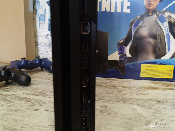 Sony PS4 PRO /1TB/ 3 Rev в Коробке + 2 Джоя + Игры