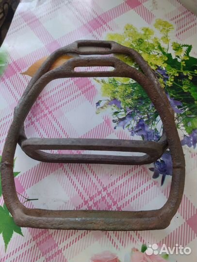 Стремена для лошади